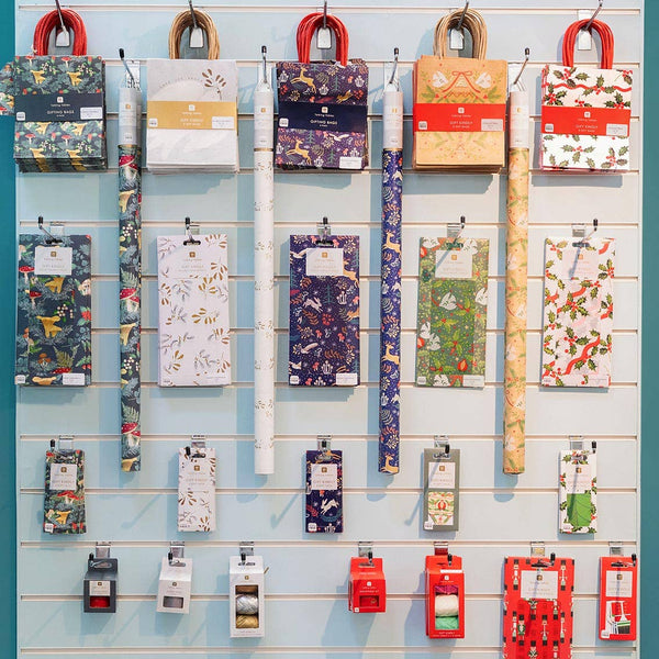 Mistletoe White Christmas Gift Tags 8 Pack