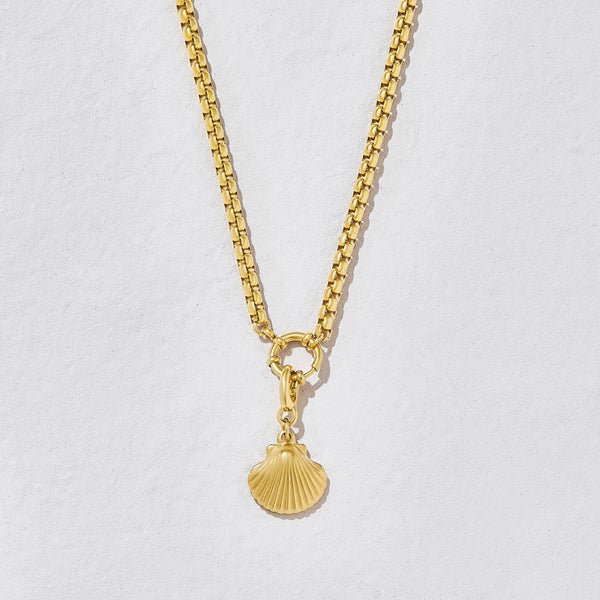 Gold Chrissie Clamshell  Charm