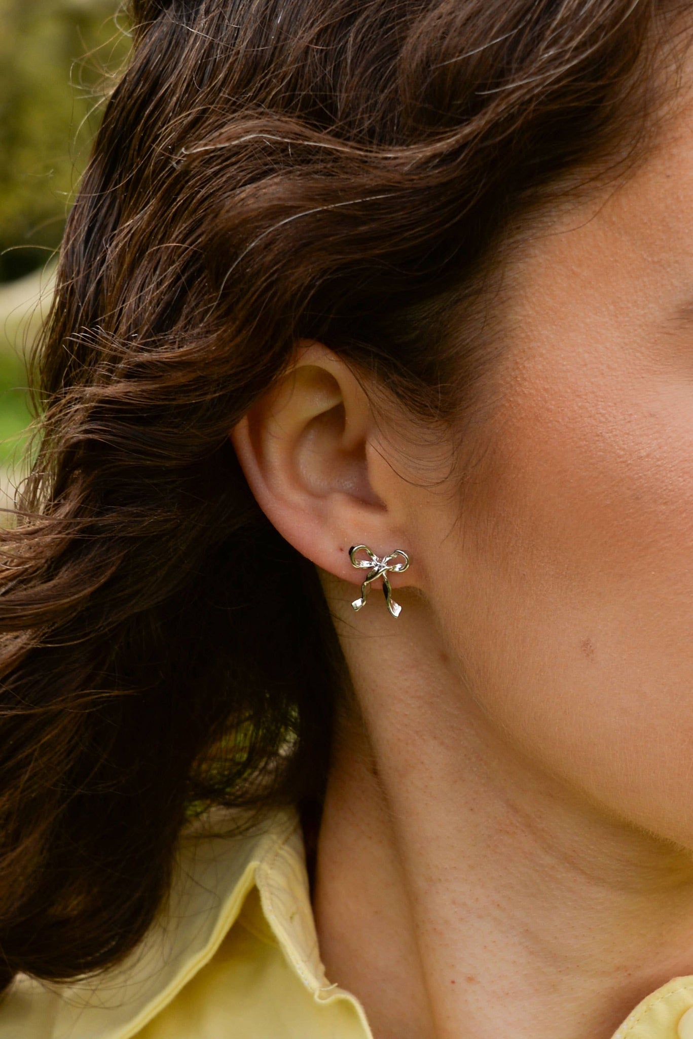 SILVER BOW STUD EARRINGS