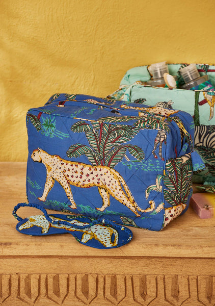 Green Jungle Print Wash Bag