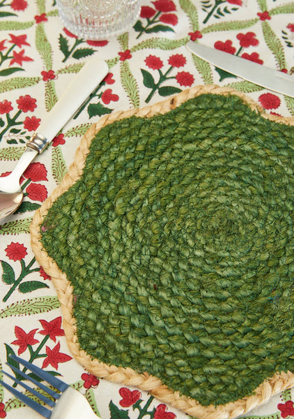 Green Scallop Foiled Wavy Jute Placemat