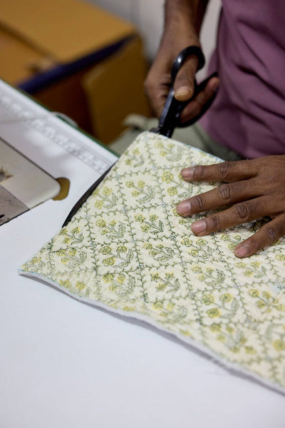 Floral Lattice Buttercream Washbag