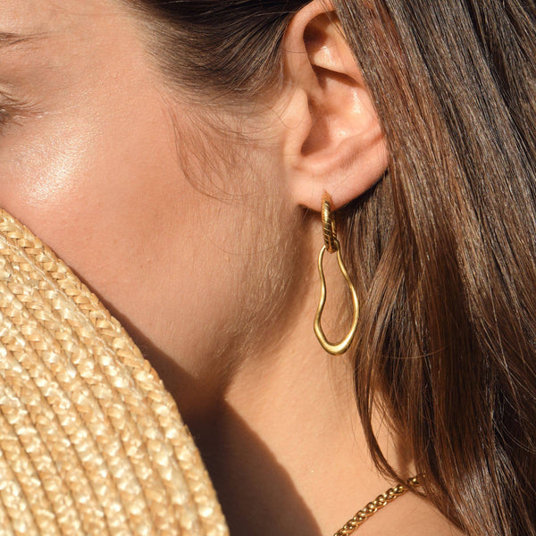 Yuna Drop Hoops: Gold