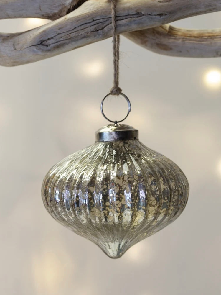 Silver Antique Ribbed Bauble