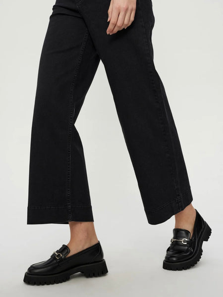 Black Denim Wide Leg Jean (short) by Nümph