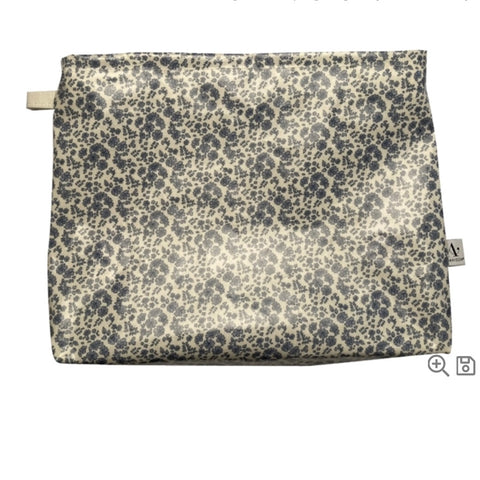 Blue/White Floral Washbag