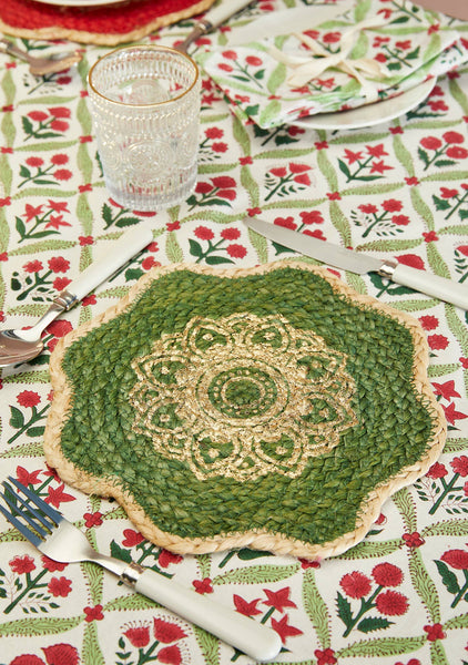 Green Scallop Foiled Wavy Jute Placemat