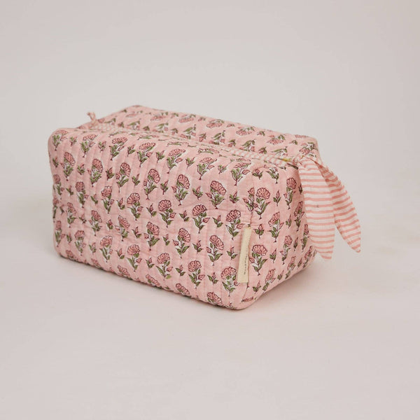 Blush Ditsy Floral Washbag