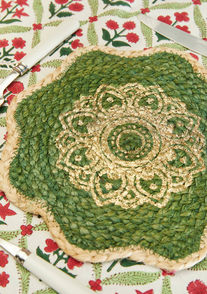 Green Scallop Foiled Wavy Jute Placemat