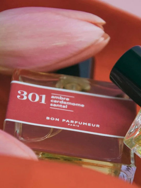 301 Spicy Sandalwood Fragrance: Amber, Cardamom, Sandalwood