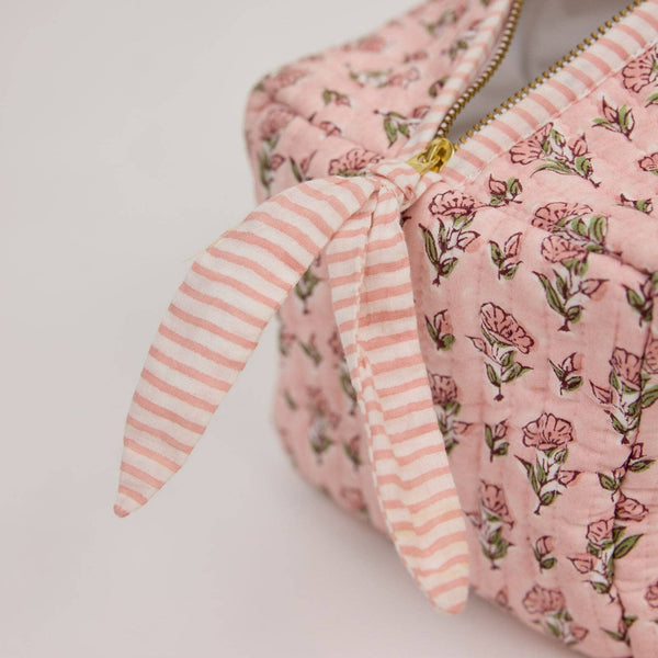 Blush Ditsy Floral Washbag