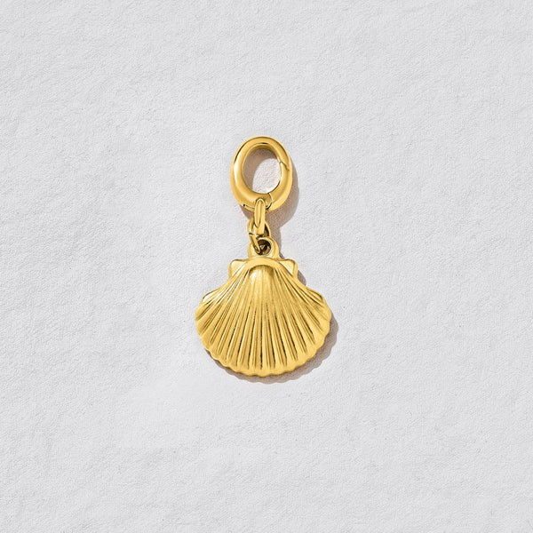 Gold Chrissie Clamshell  Charm