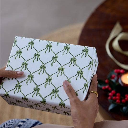 Block Printed Wrapping Paper Sheets - Bows Holly Green