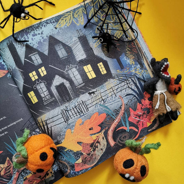 Handmade Felt Hanging Halloween Spider Decoration