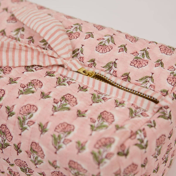 Blush Ditsy Floral Washbag